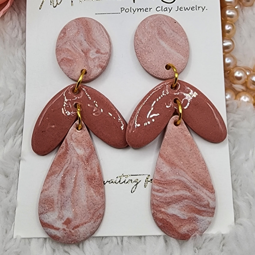 CLAY EARRING/handmade/hypoallergenic/polymer clay/lighweight.